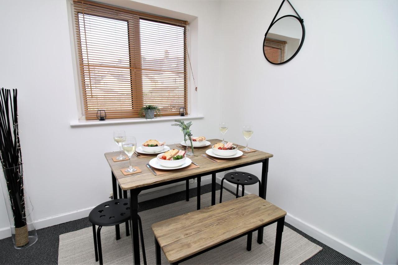 Thesiger Court Apartments - Free Private Parking - By Property Promise Cardiff Exterior foto