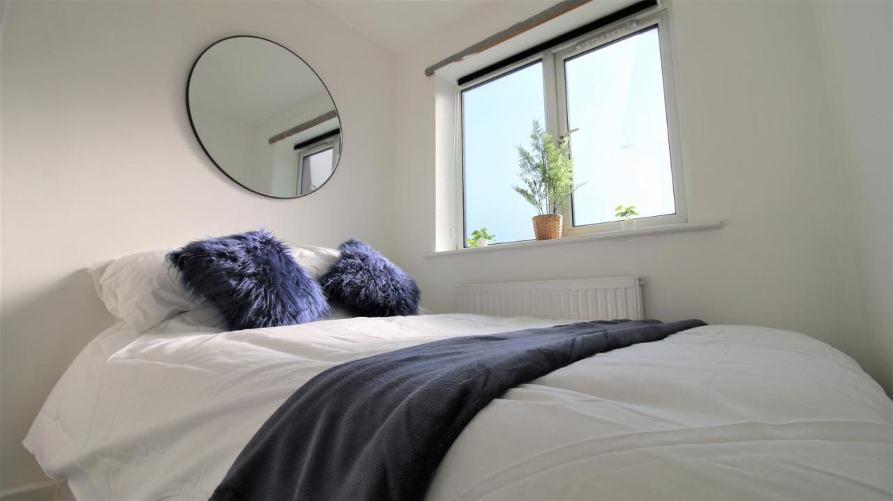 Thesiger Court Apartments - Free Private Parking - By Property Promise Cardiff Exterior foto