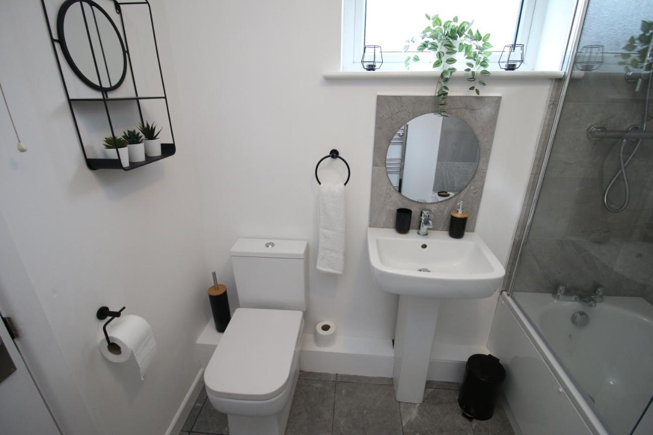 Thesiger Court Apartments - Free Private Parking - By Property Promise Cardiff Exterior foto